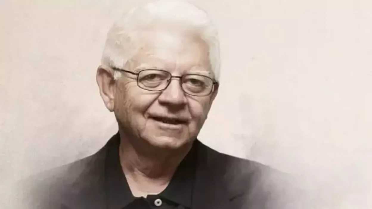 Oktay Sinanoğlu Kimdir