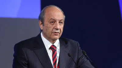 Tuncay Özilhan Kimdir