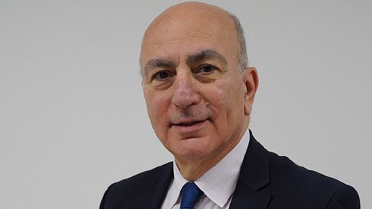 Mahfi Eğilmez Kimdir
