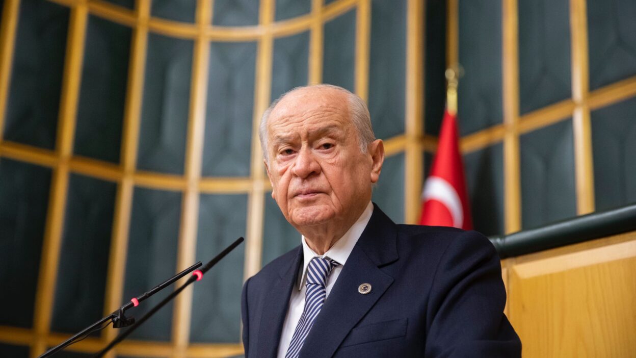 Devlet Bahçeli Kimdir