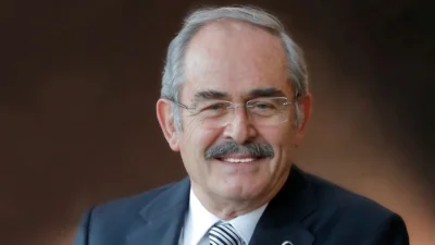 Yılmaz Büyükerşen Kimdir