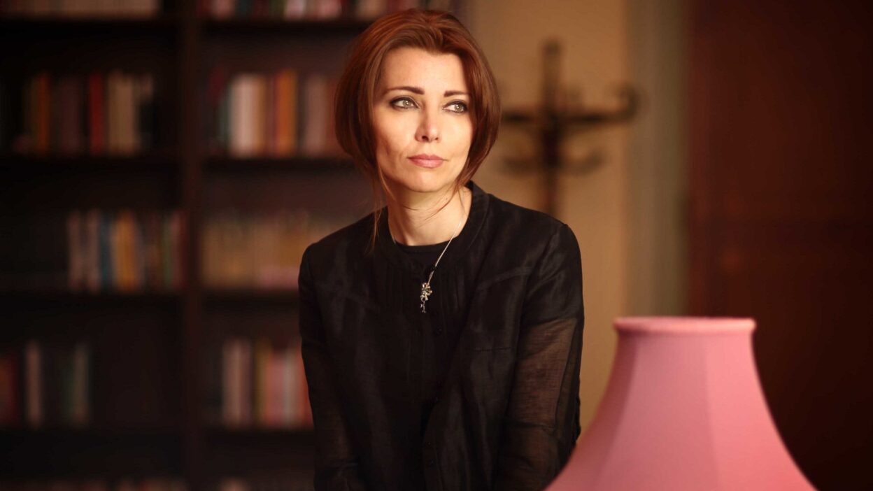 Elif Şafak Kimdir
