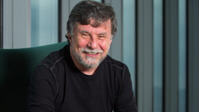 Faruk Eczacıbaşı Kimdir