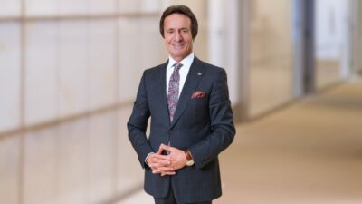 Ahmet Zorlu Kimdir?