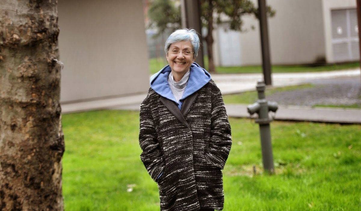 Feride Çiçekoğlu Kimdir