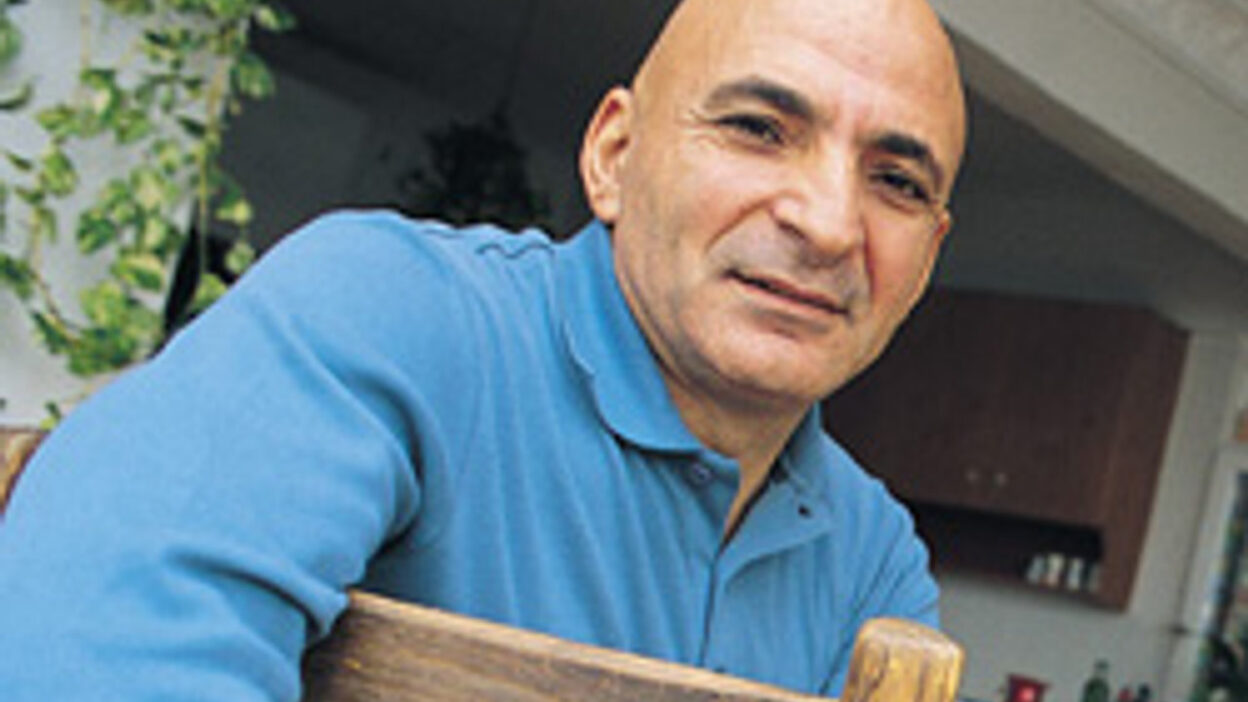 Mustafa Sönmez Kimdir