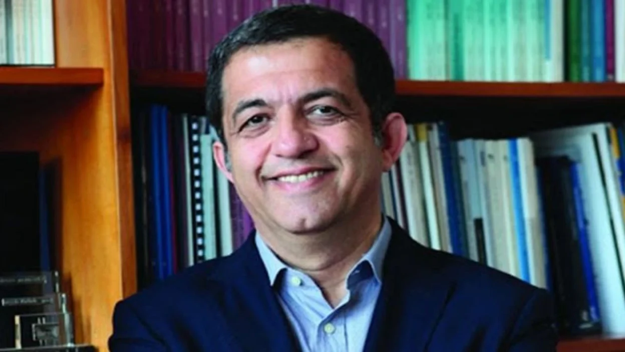 Kamil Yılmaz Kimdir