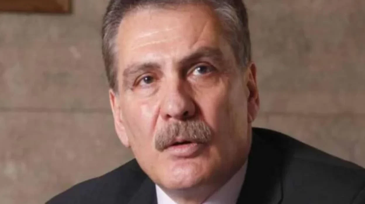 Sezai Bacaksız Kimdir