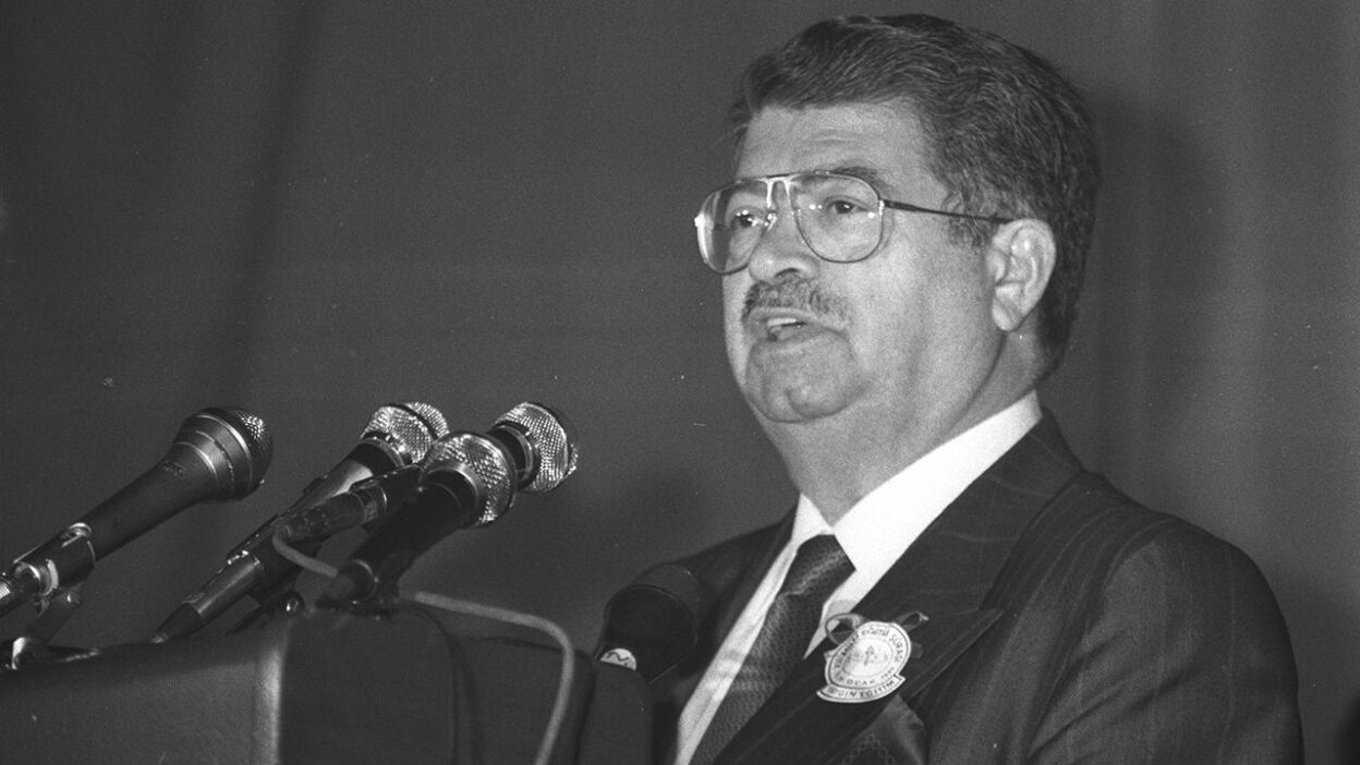 Turgut Özal Kimdir