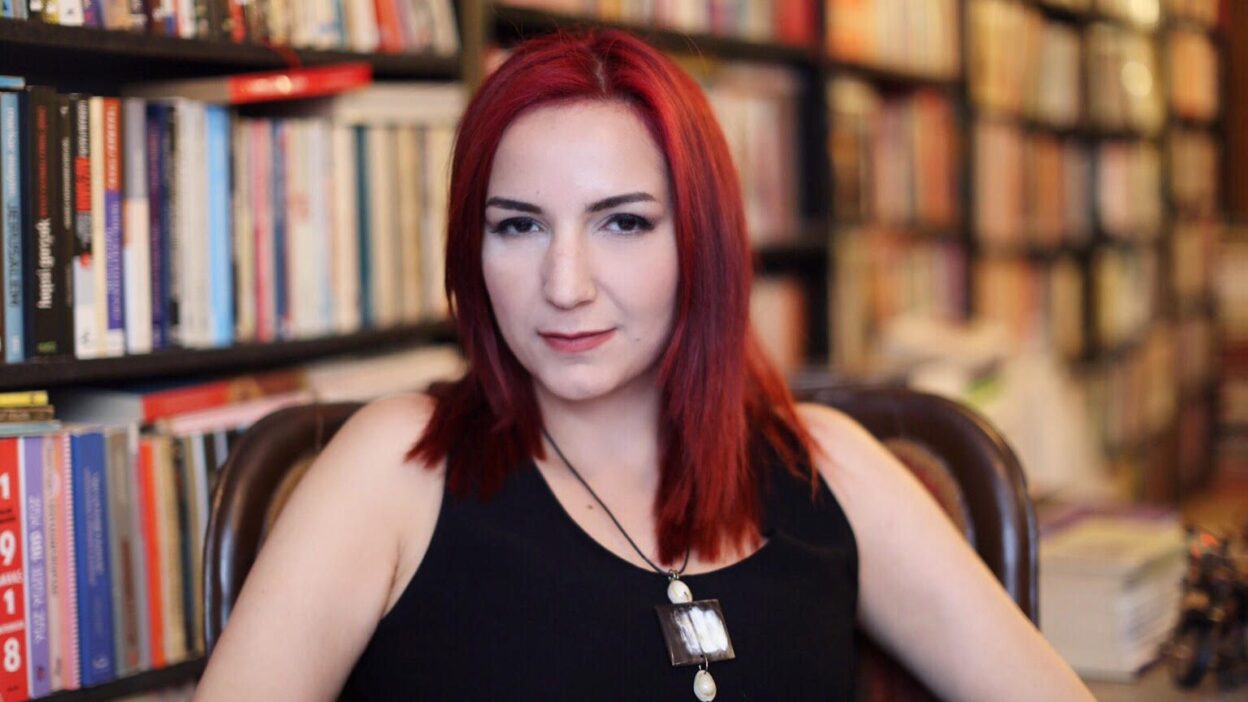 Zehra Çelenk Kimdir